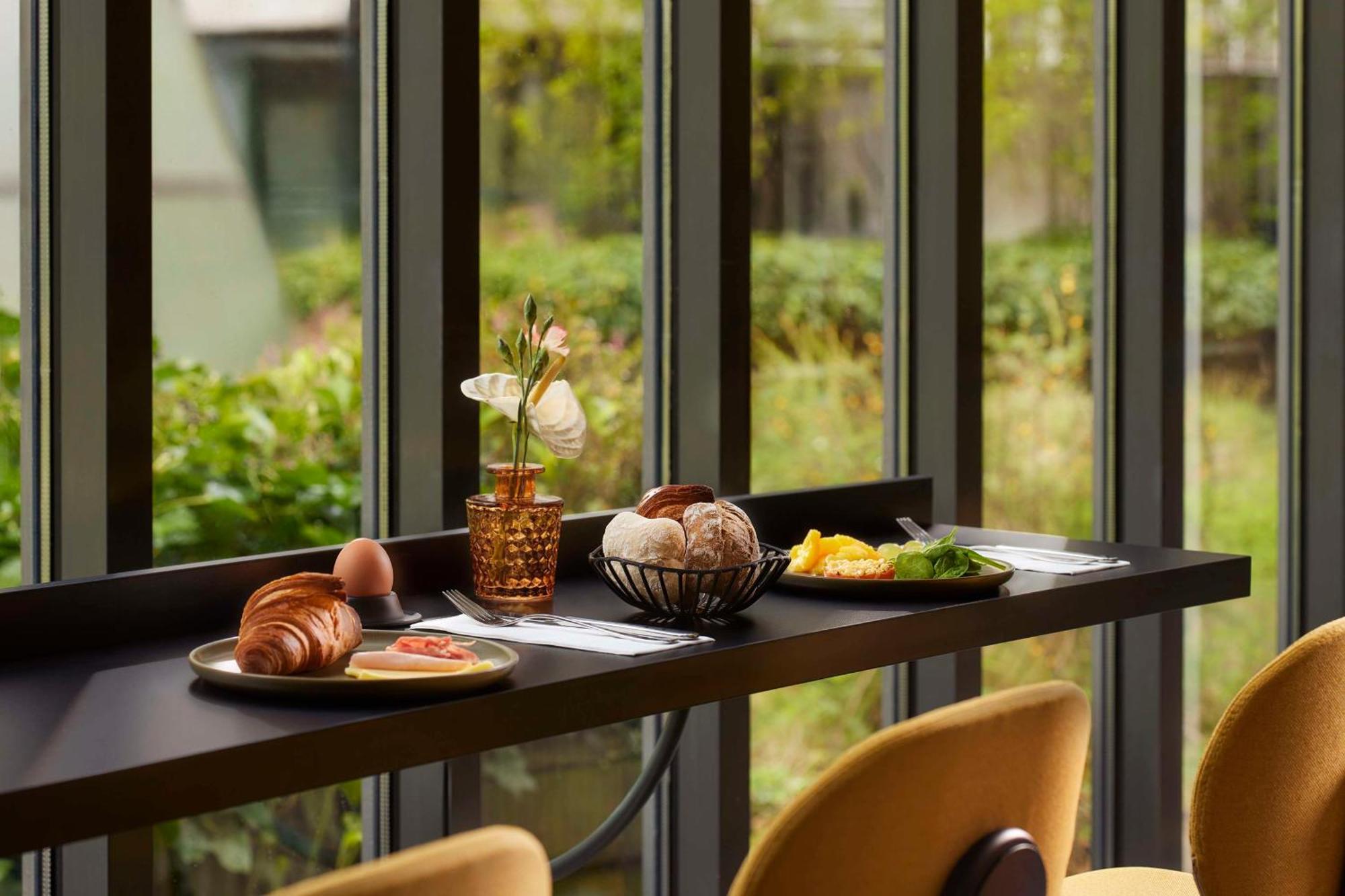 Nh Museum Quarter Hotel 4*